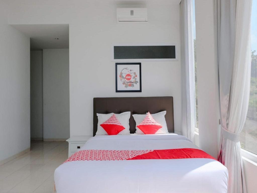 Oyo 1194 Villa Bukit Panderman Residence Бату Экстерьер фото